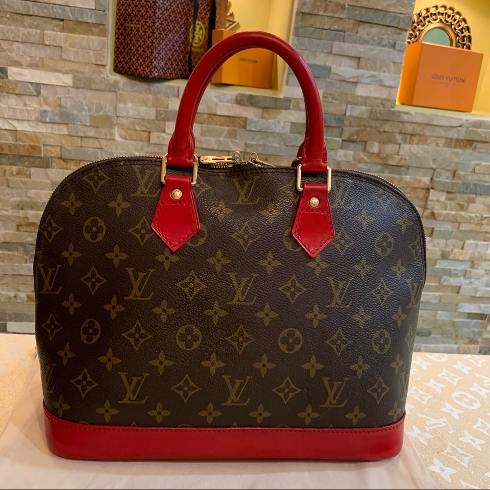 Louis Vuitton Alma Handbag❤️